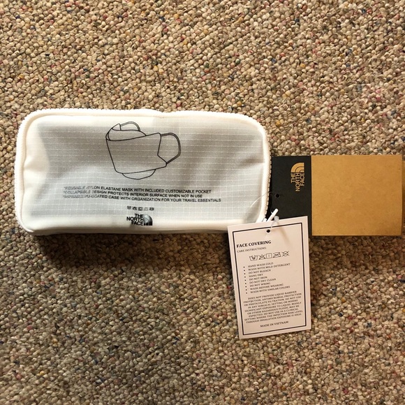 π The North Face Travel Kit & Face Mask - Picture 7 of 12
